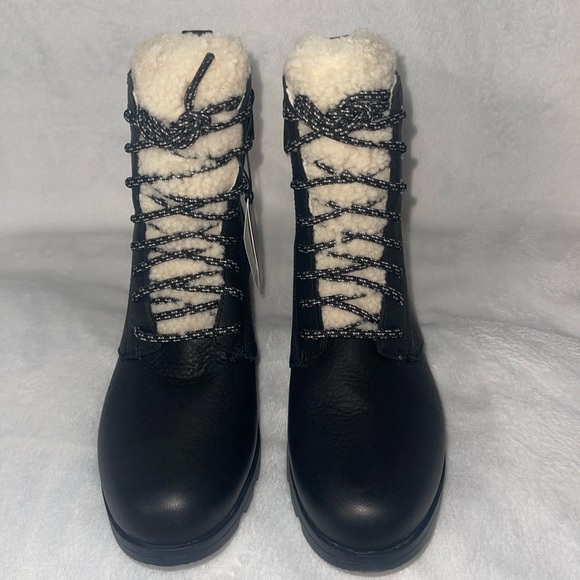 Sorel Emelie Geniune Shearling Short Lace up boots - Picture 5 of 12